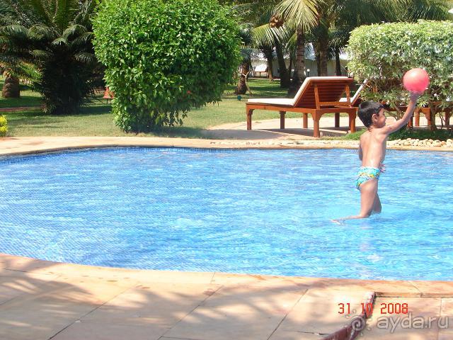 Отдыхаем второй день, с женой и дочкой - здорово!