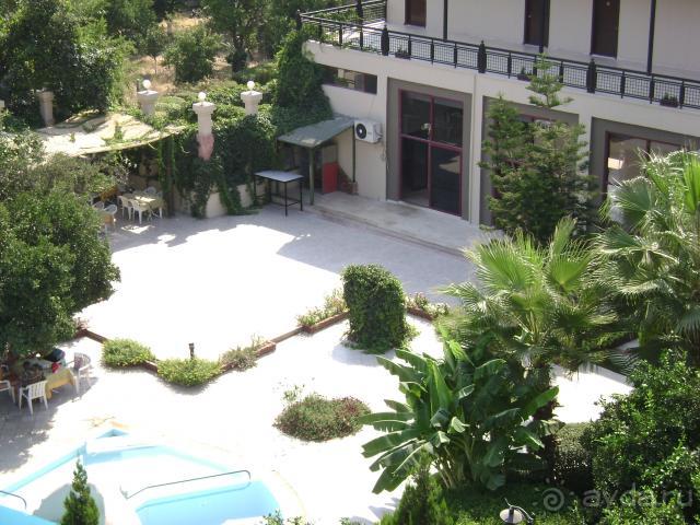 Отельчик прикольный, создан для семейного отдыха