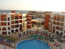 Далеко до моря и до еды.