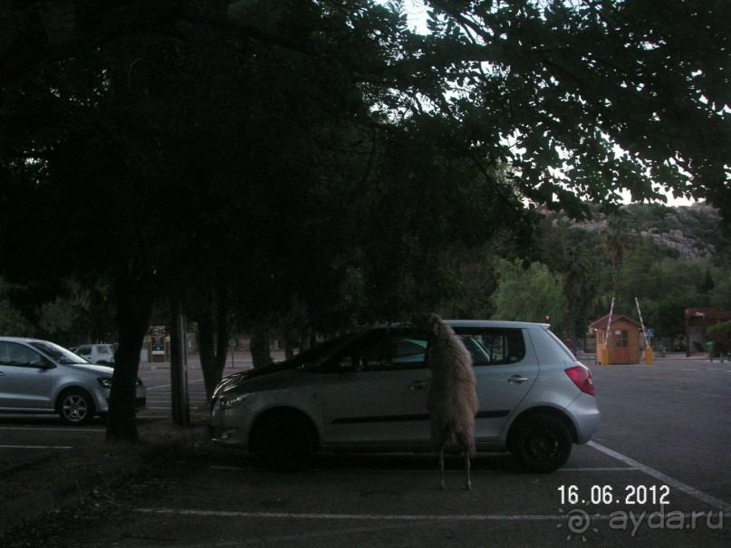 У монастыря 