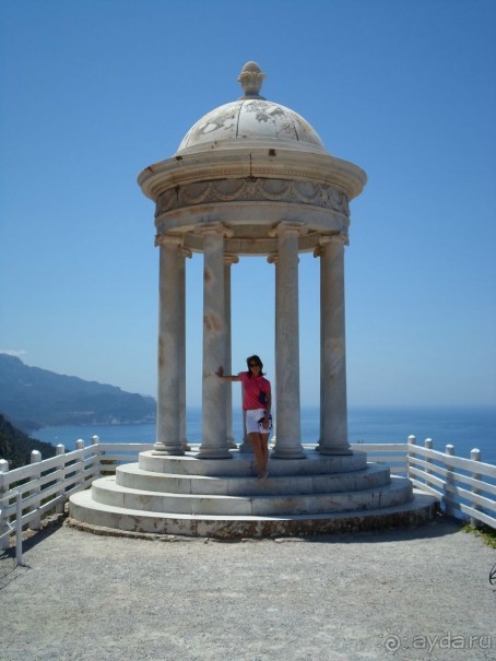 поместье. мраморная беседка.