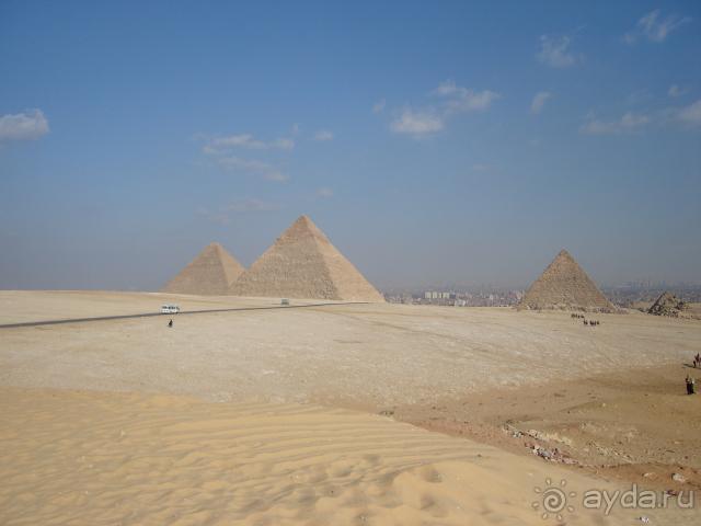 Вид на три пирамиды!!!