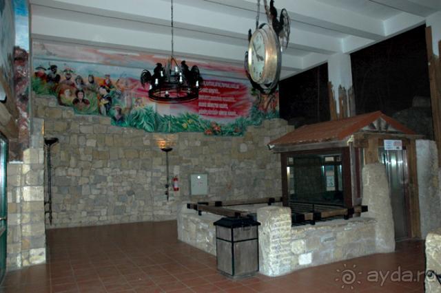 Холл Натуррея (подъемник)