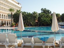 Вполне приличный отель с плюсами и минусами