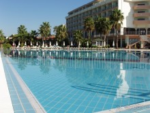 Вполне приличный отель с плюсами и минусами