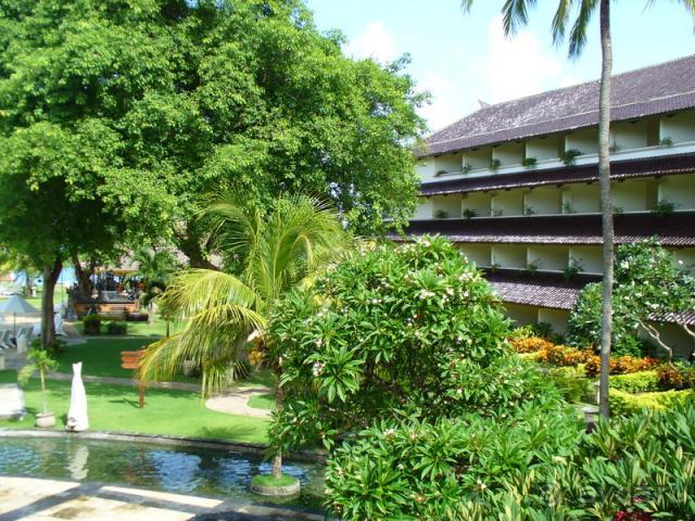Discovery Kartika Plaza