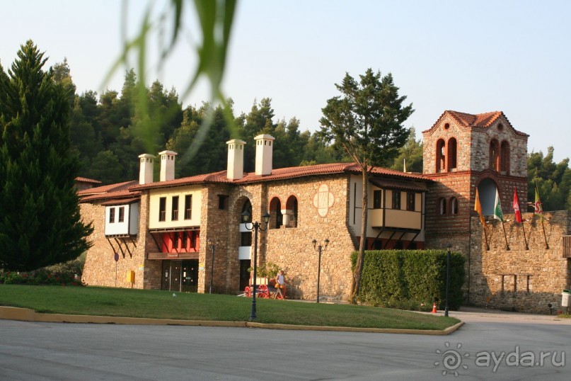 Отель в бору