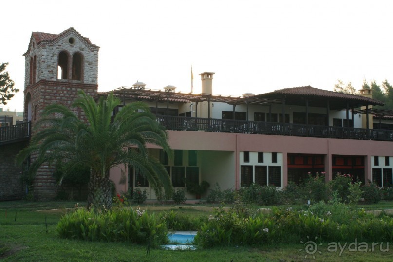 Отель в бору