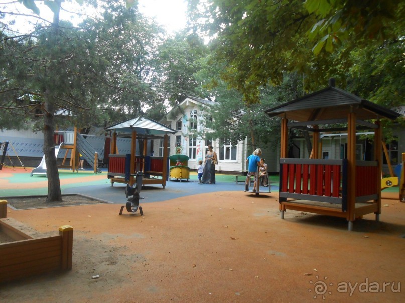 На детскую площадку... На детскую площадку...