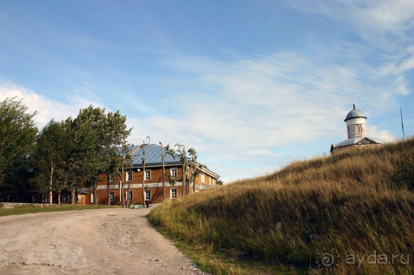 Гостиница "Петербургская" - самая дешевая и очень удобно, что 5 минут до причала.