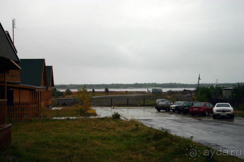 Отель (несколько коттеджей) рядом с причалом