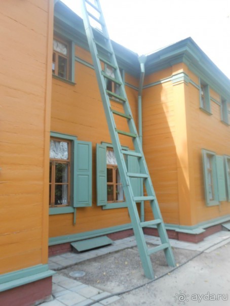 Домик Толстого и прекрасный сад