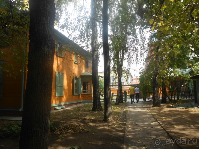 Домик Толстого и прекрасный сад