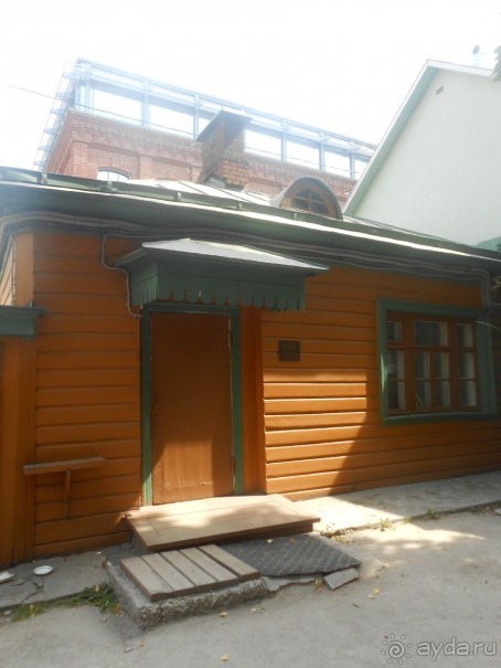 Домик Толстого и прекрасный сад