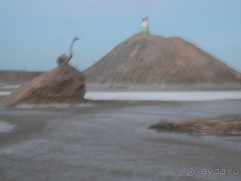 Красные воды озера