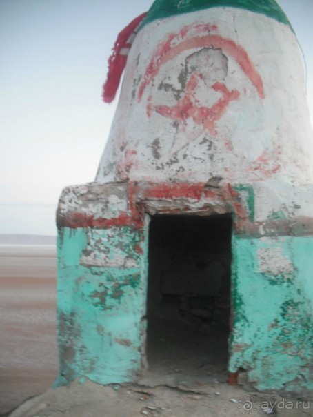 Красные воды озера