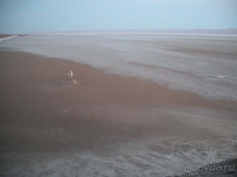 Красные воды озера