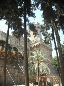 Каменные сказы родосской крепости