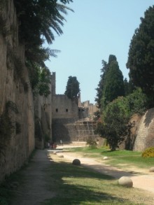 Каменные сказы родосской крепости