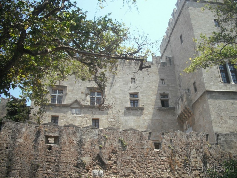 Каменные сказы родосской крепости