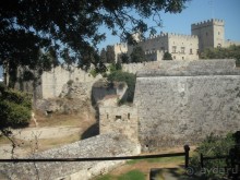 Каменные сказы родосской крепости