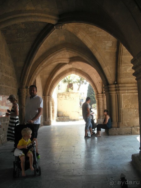 Каменные сказы родосской крепости