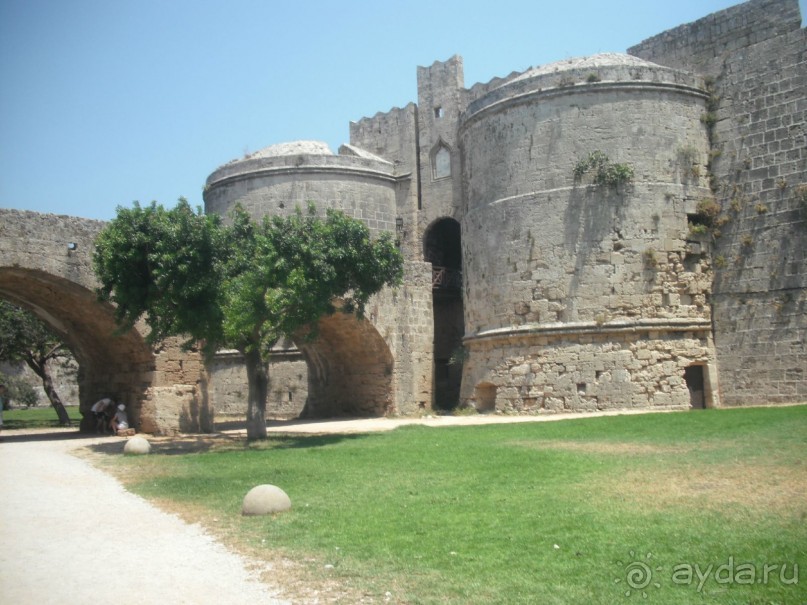 Каменные сказы родосской крепости