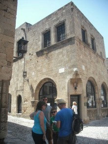 Каменные сказы родосской крепости