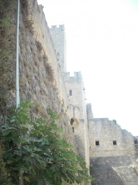 Каменные сказы родосской крепости