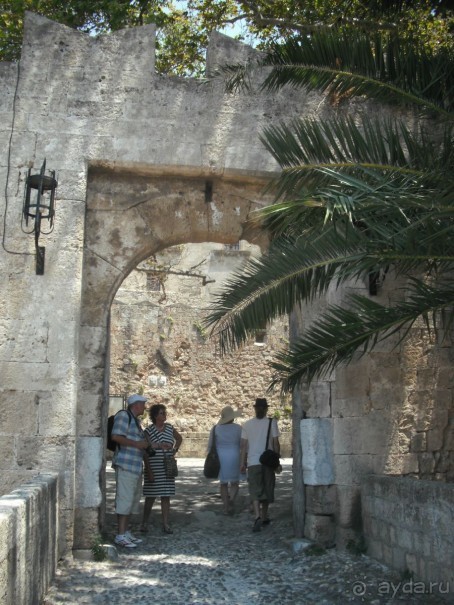 Каменные сказы родосской крепости