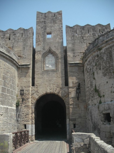 Каменные сказы родосской крепости