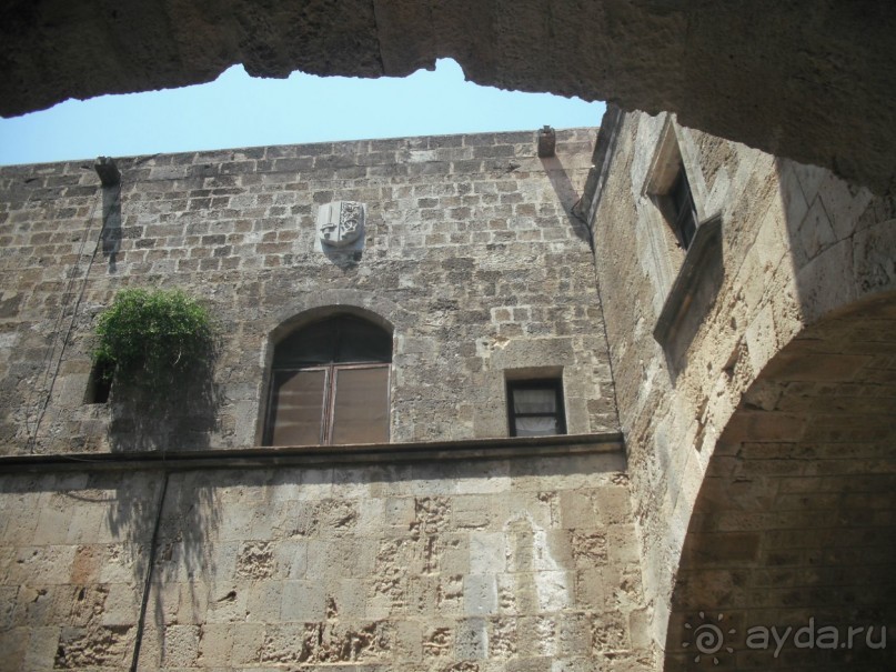 Каменные сказы родосской крепости