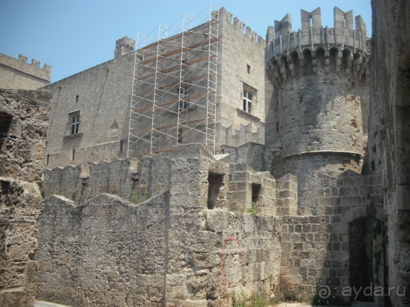 Каменные сказы родосской крепости