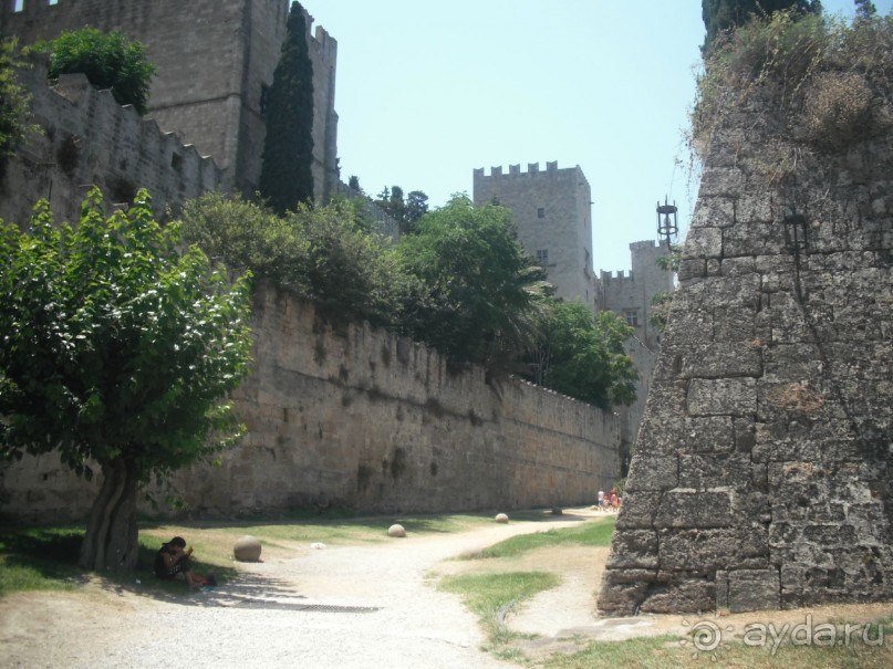 Каменные сказы родосской крепости
