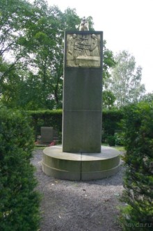 Кладбище галерной верфи