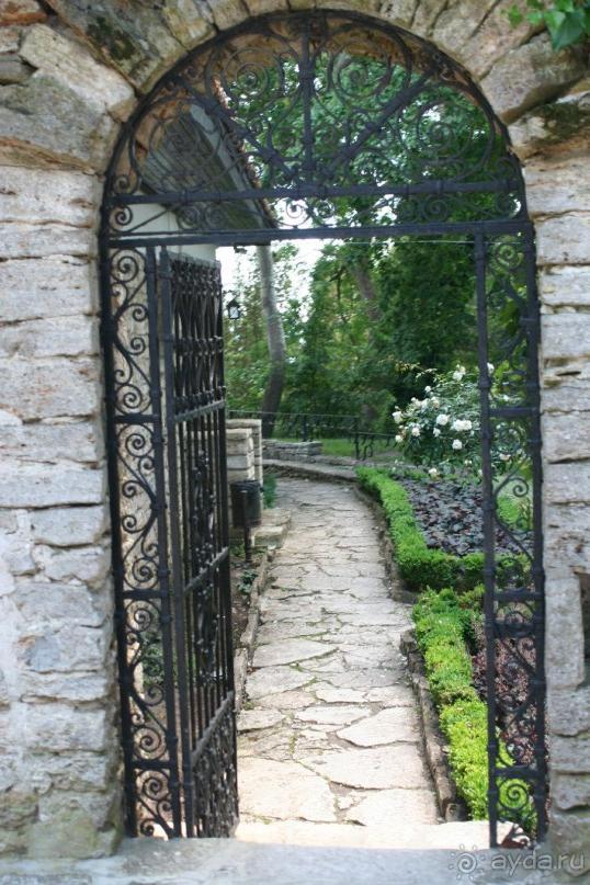 ислам и христианство в саду королевы Марии