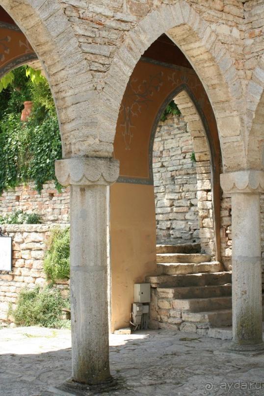 ислам и христианство в саду королевы Марии