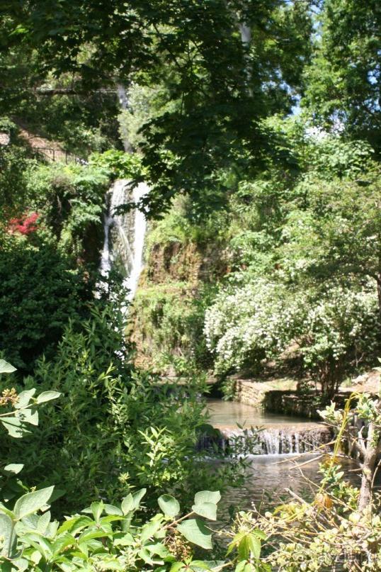 ислам и христианство в саду королевы Марии