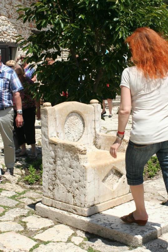 ислам и христианство в саду королевы Марии