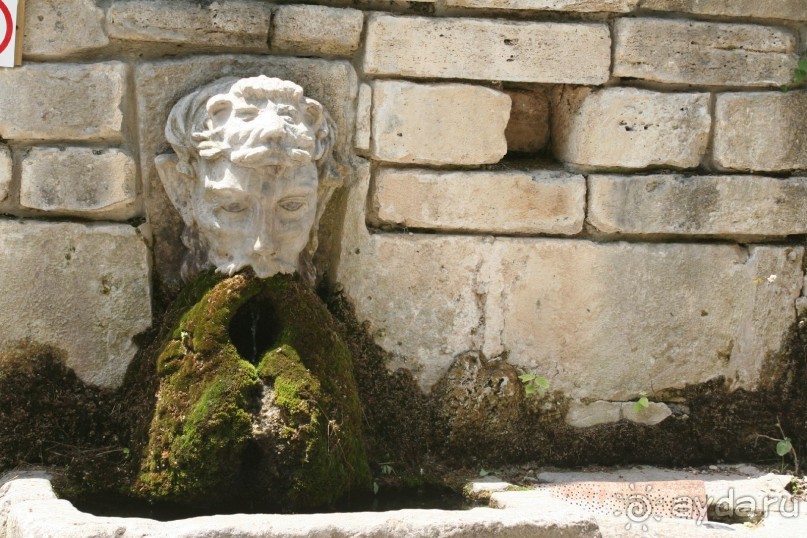 ислам и христианство в саду королевы Марии