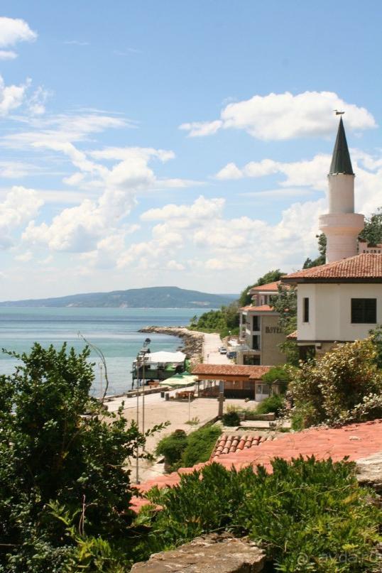 ислам и христианство в саду королевы Марии