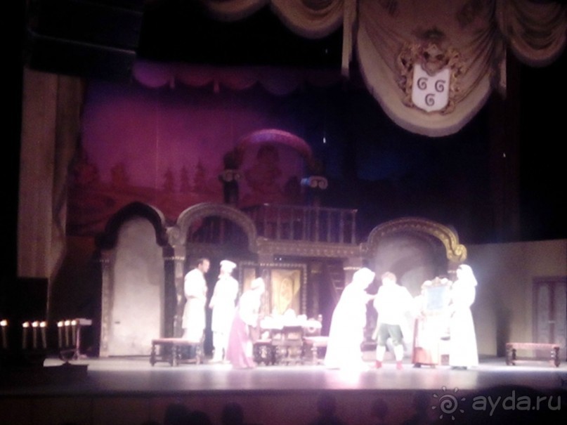 Спектакль "Недоросль" на сцене в ДК МАИ