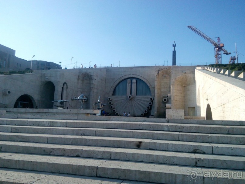 Каскад раскрывает свои тайны постепенно