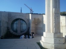 Каскад раскрывает свои тайны постепенно