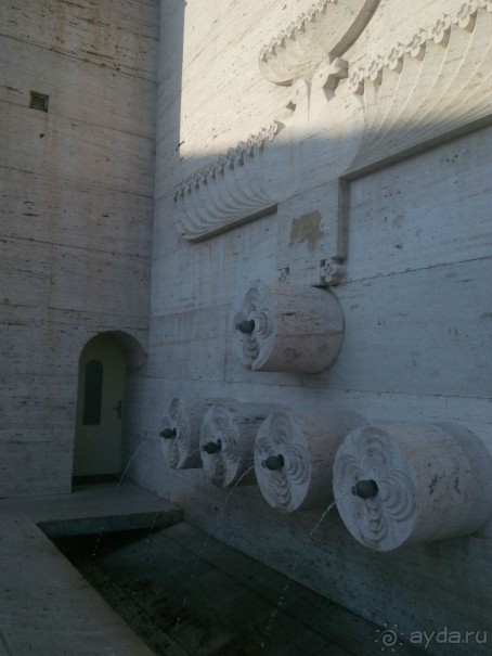 Каскад раскрывает свои тайны постепенно