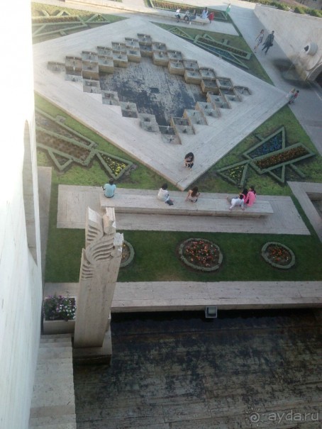 Каскад раскрывает свои тайны постепенно