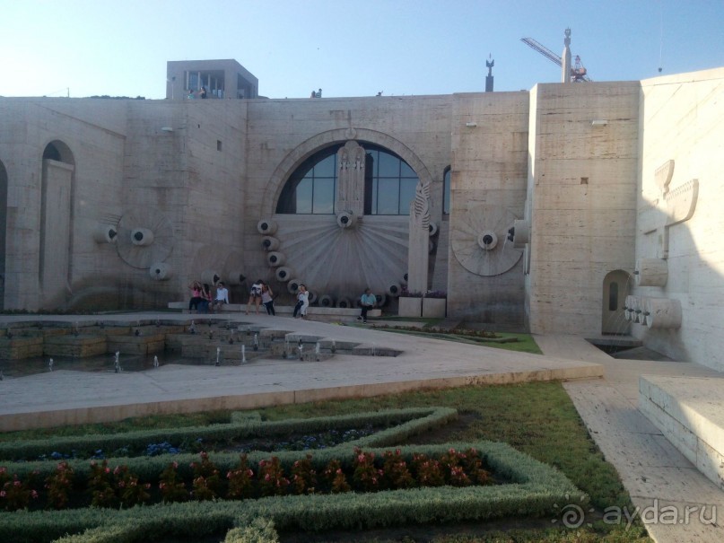 Каскад раскрывает свои тайны постепенно