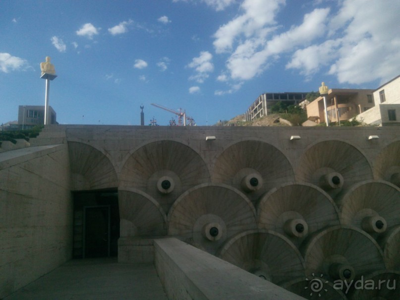 Каскад раскрывает свои тайны постепенно