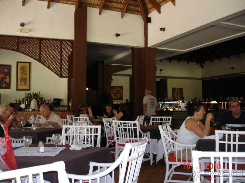 В ресторане.