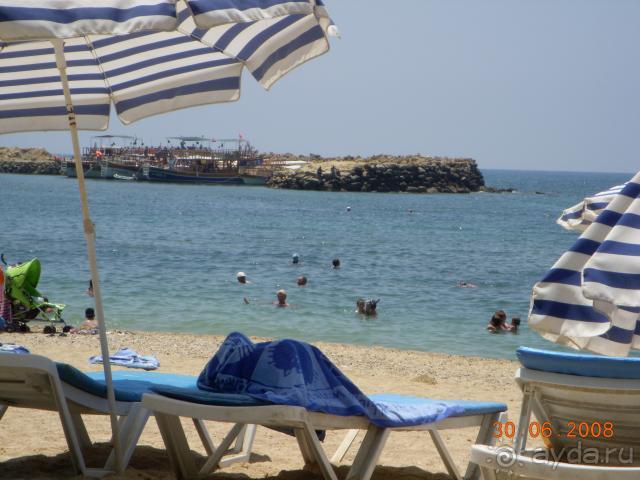 Хороший отель с красивой территорией